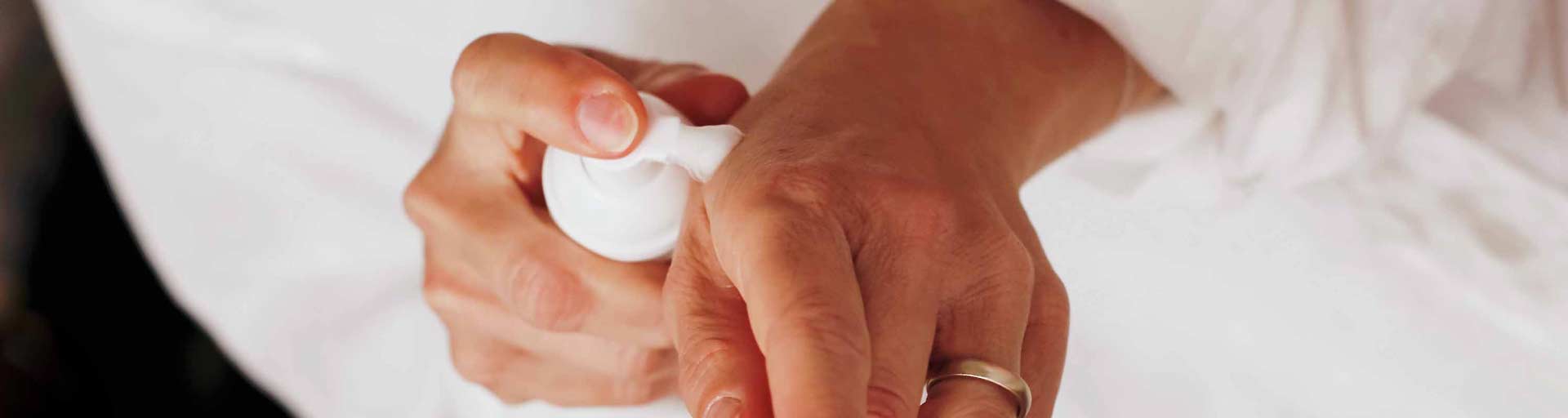 SkinDisease CareBlog with Dr Yeung Ho Hong(楊浩康)